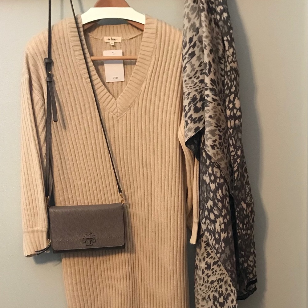 NWT long rib knit dress with ribbed v-neckline S - Picture 2 of 4